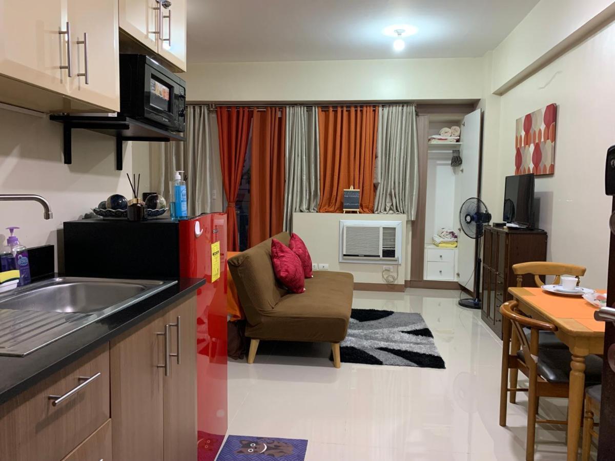 One Palm Tree Villas Condominium - Studio 2Nd Fl With Balcony - Across Terminal 3 Airport パサイ エクステリア 写真
